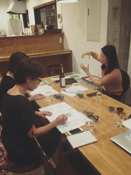 研修風景（精米歩合を説明しています）