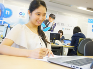 バレリーナの彼女。オフィスワークで体力を温存しつつ、文章を読むチカラを身につけています。