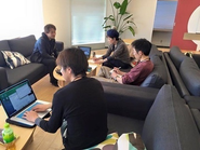 社内の勉強会が開かれるラウンジ。クリエイター同士で集まる日やテーマを決めて集結しています。