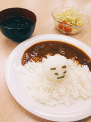 学童保育では食事も提供しています