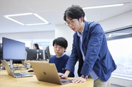 クライアントと密にコミュニケーションを図り、「あたかも社員」のような伴走型支援が当社の強みです。