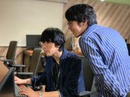 開発チームは全員でコードレビューします。