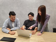 プロジェクトごと2～10名程度のグループで仕事を進めます