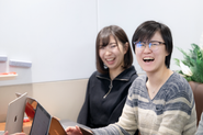 定期的に社内勉強会を開催し、お互いに教え合いながらスキルアップしています。ベテランエンジニアを招いた外部講師勉強会も開催しています。