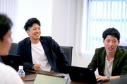 社内会議の様子