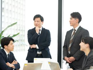 社内の講師や関係部署と連携しながら、最適な講師マッチングを行っています。