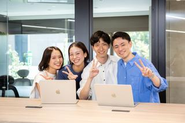 性別・年齢問わずスタッフ同士の距離感は近い環境です！