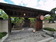 平日でも行列ができる嵐山の旧邸宅カフェ。時代のニーズを先読みし、飲食を通してクリエイティブな思い出を創造しています。