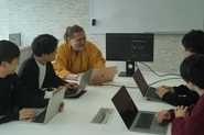 常に新しい企画を考え実行します。