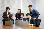 20〜30代が多く、意見が活発に出て、親しみやすい人が多い社風です。