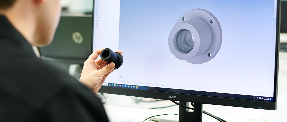 果てしない夢や理想を描き、レンズの技術を磨く。