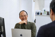 代表メッセージ。IT一筋33年のエンジニア出身で、技術への好奇心と学ぶ姿勢を大切にする組織づくりを進めています。
