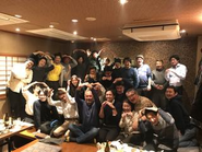 サプライズ忘年会。人に喜んでもらう空間を創る仕事だからこそ、まずは社員に喜んでもらえる制度やイベントを多く行なっています。