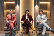 役員（左:取締役　中央:代表取締役社長　右:執行役員)　