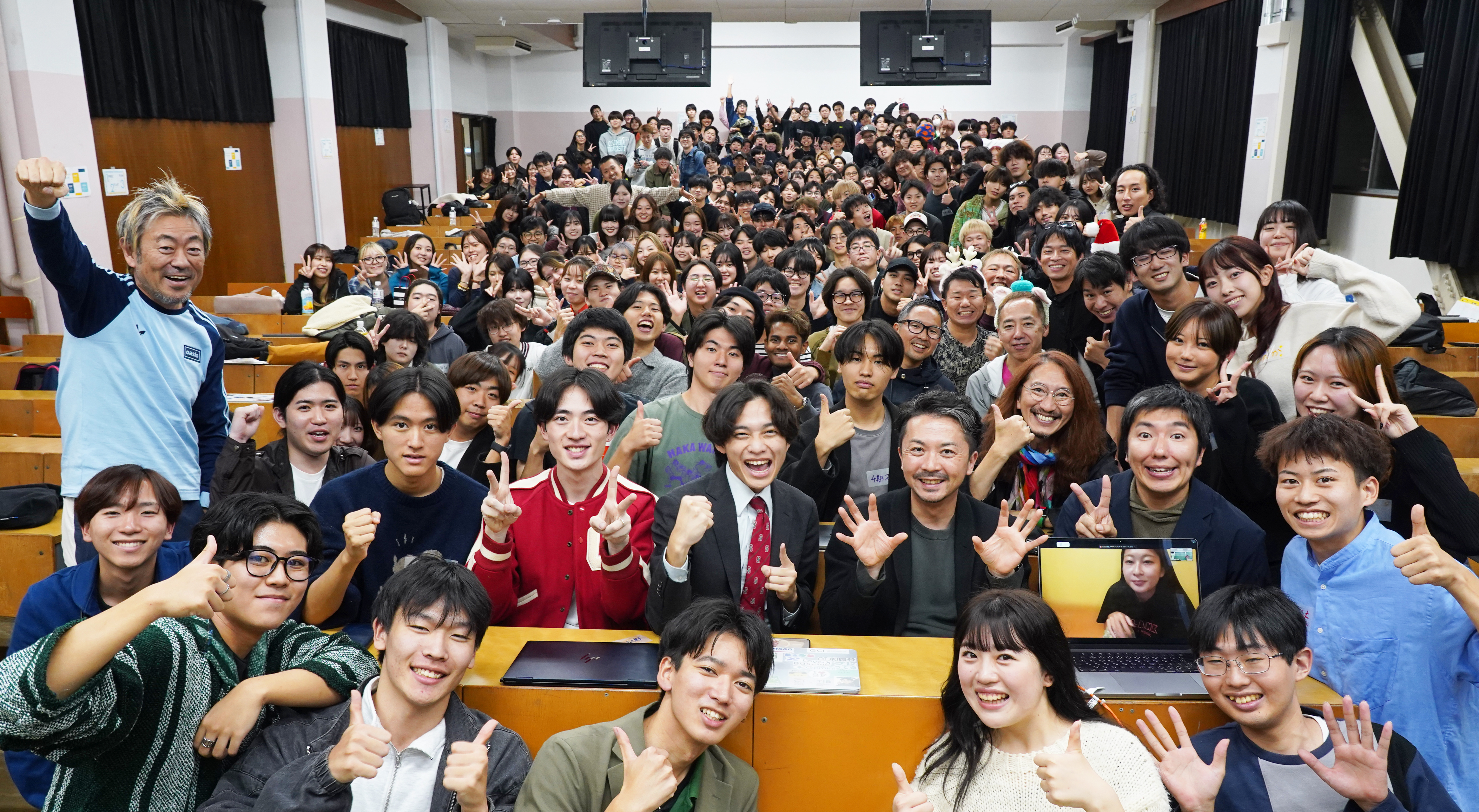 【満足度92%】200人の1on1分析と11人の教授陣を巻き込んだ学部改革。代表として挑んだEMCカンファレンス