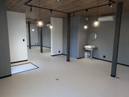 事務所の内装2（実際は机や椅子などもあります）