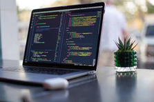 経験ゼロからWebエンジニアを目指せます！研修を通じてエンジニアデビュー！