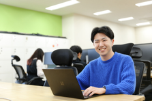 自社開発エンジニア｜利用者実績16万人突破！AdFlow｜働きやすさが自慢