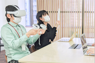 リモートワーク中心ですが、オフィスに集まって作業するときはこのような感じです
