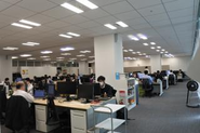 IT本部内の作業スペース