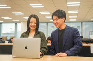 充実した研修制度もあり、新卒・未経験でも活躍できる環境があります！年4回の評価制度でスピード感を持って昇進することも可能。