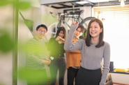 大阪支社にはダーツやバーカウンターなどもありエンジニアの皆さんも仕事帰りにふらっと遊びに来てくれます！