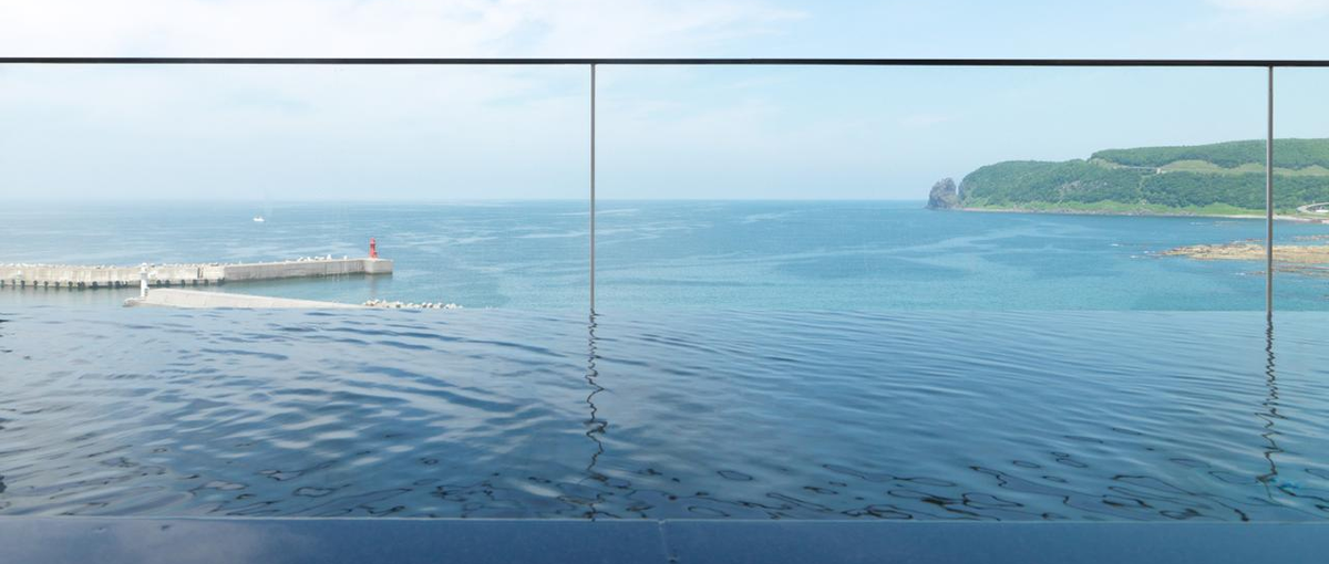 知床でしか味わえない日常と、非日常の仕事。