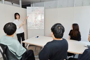 社内で議論することも多いです