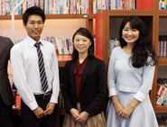 社内に笑い声が聞こえることも多く、困ったことや気づきなど 周りのスタッフと気軽に話せる環境です。