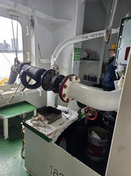 ジャトロファ油B10を本船に補油