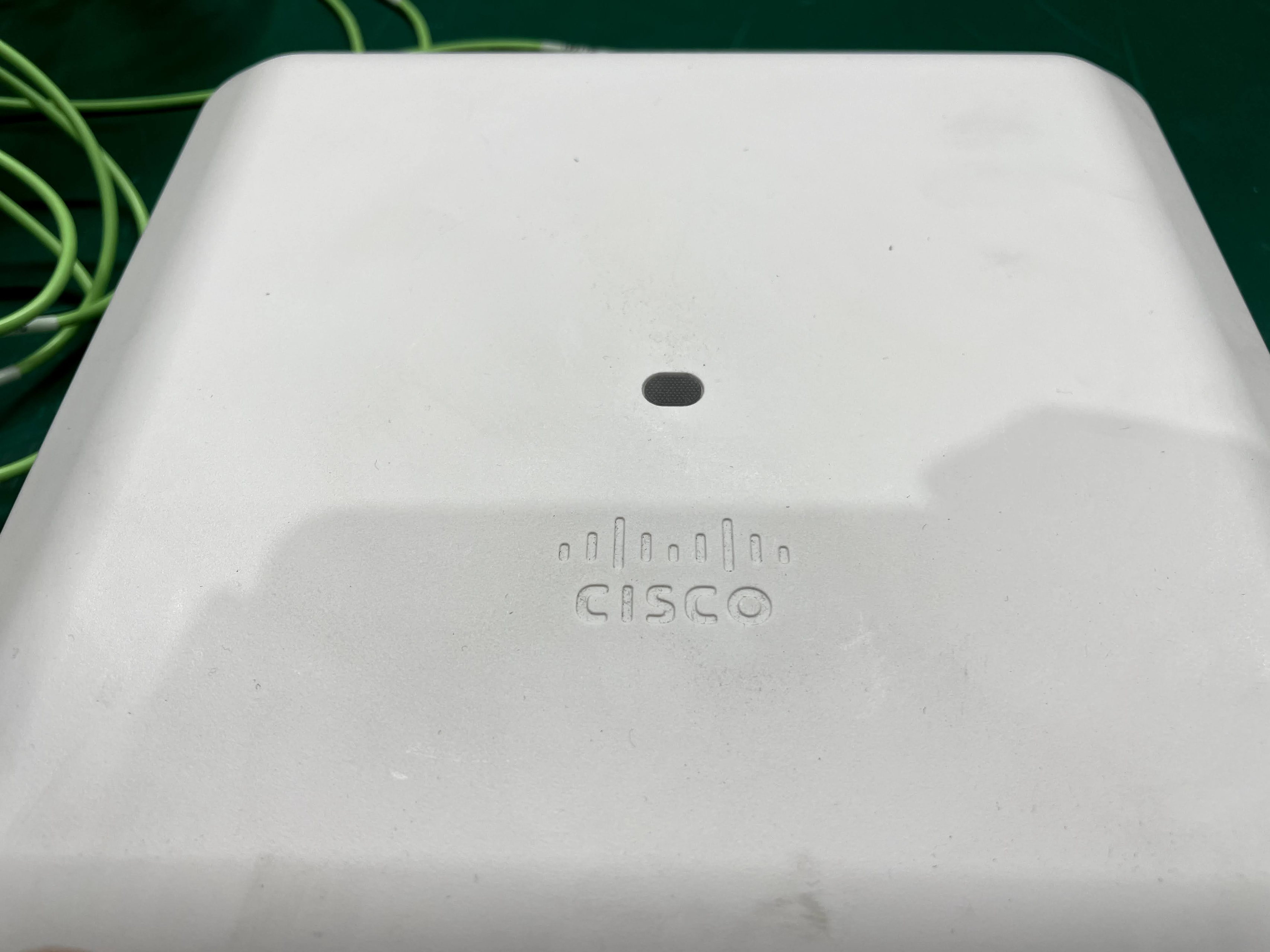 東京の、窓から見るAIR-AP2802I-Q-K9は、くるしい。冬には、はつきり