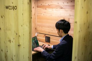 個別ブースも完備しており、打ち合わせや集中して作業をしたい際に活用しております！