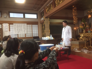 お寺での科学実験授業
