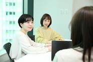 何気ない会話から企画が生まれることも