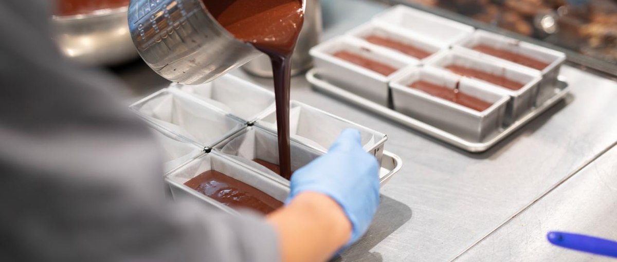 100年愛される商品を自らの手で。世界ブランドを担うパティシエ募集！