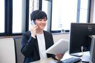 FLAGSでは、「やりがいも、成長も、働きやすさも」をコンセプトとして掲げ、社員一人ひとりが意欲や能力に見合ったポジション、報酬を得られる態勢づくりに取り組み、やりがいを感じて働ける環境を整えています。