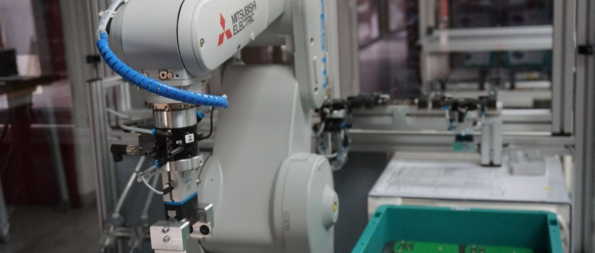 WEBエンジニアから新たなステージへ！あなたの技術、ものづくりの現場へ