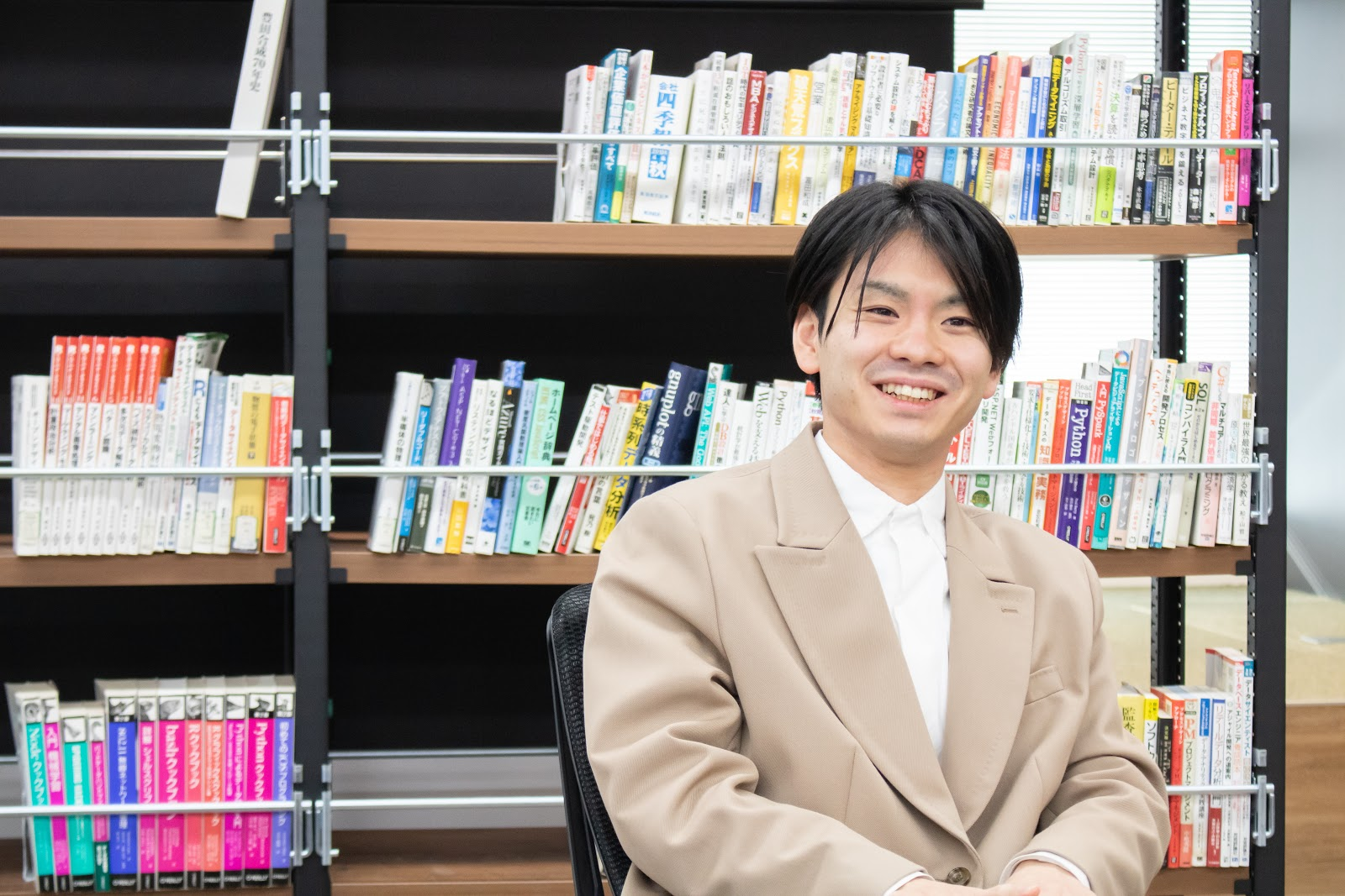 AI業界は未経験者でも受け入れてくれる？エンジニア・笹倉にインタビュー