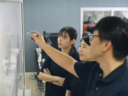 お客さまから受注をいただいたら、どうやって生産するかについて社内で議論し、生産性を追求していきます