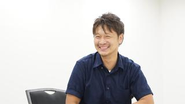 社長の徐（じょ）です。社員が400名弱にまで増えた今でも、社員との距離感を大切にしています。部活動にも積極的に参加し、サッカーワールドカップの際には自宅に社員を招いてみんなで観戦するなど、和やかな交流を大切にしています（笑）