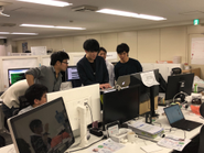 オープン,フラットな組織なので、部門や役職に関係なく意見を発信できます