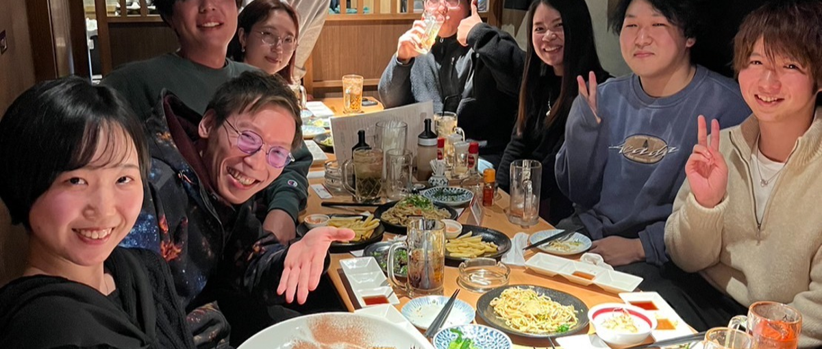 皆同じスタート！同志と事務所で勉強してデビュー！必要なものは会社に揃ってる