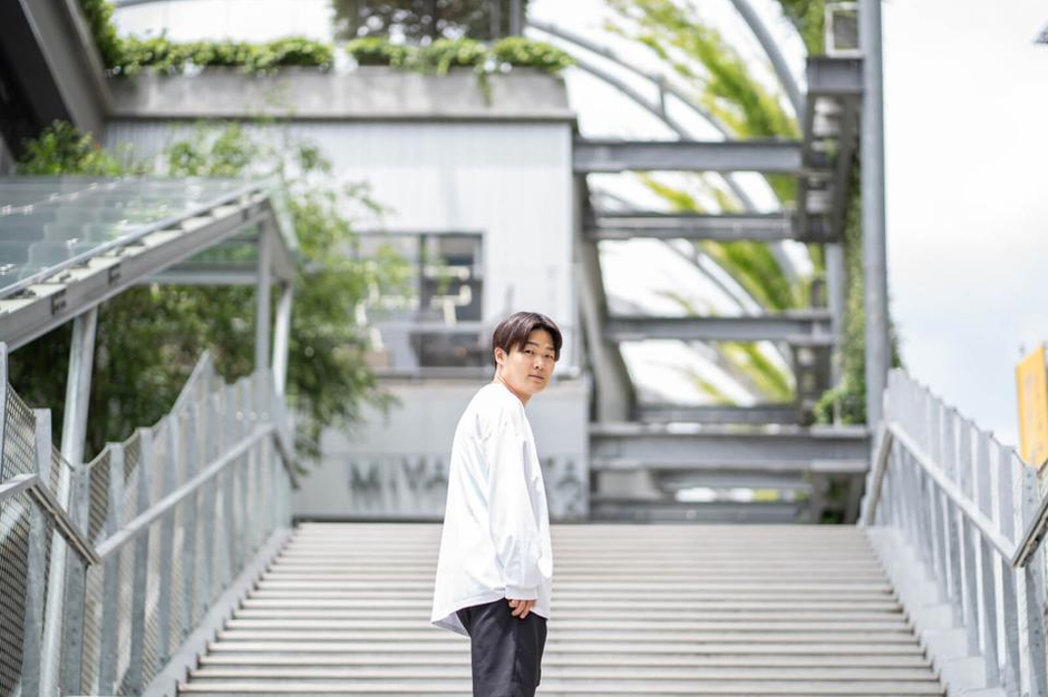 華やかな学生起業から一転。── 元ニートから経営企画に抜擢された 
