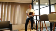 クリエイティブな製作ができるオシャレなオフィスで働いています（代表中村）
