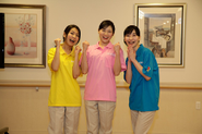 現場の介護職の皆さん。元気にポーズ！