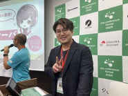 カンファレンスに登壇してるメンバーの写真！