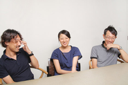 全員が転職組。30〜40代が一番多く、先輩・後輩というよりも同志のような雰囲気です