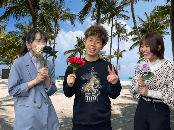 誕生日をお祝いし合う東京支店です！