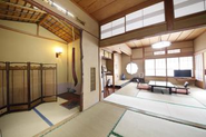 歴史ある大型温泉旅館のレトロなお部屋
