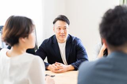 月に数回は出社して顔を合わせることも